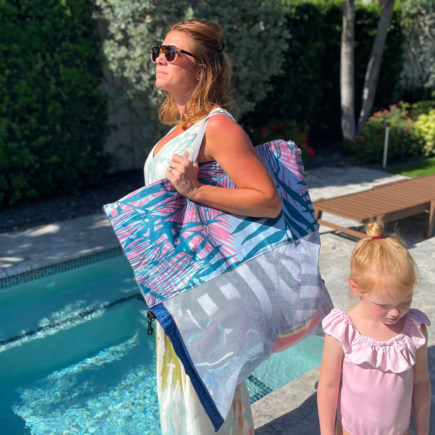 Float & Tote